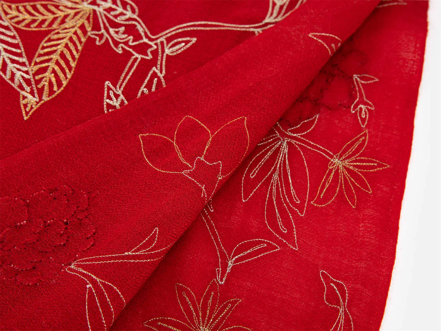 EP YAYING Heavy-duty Embroidery scarf