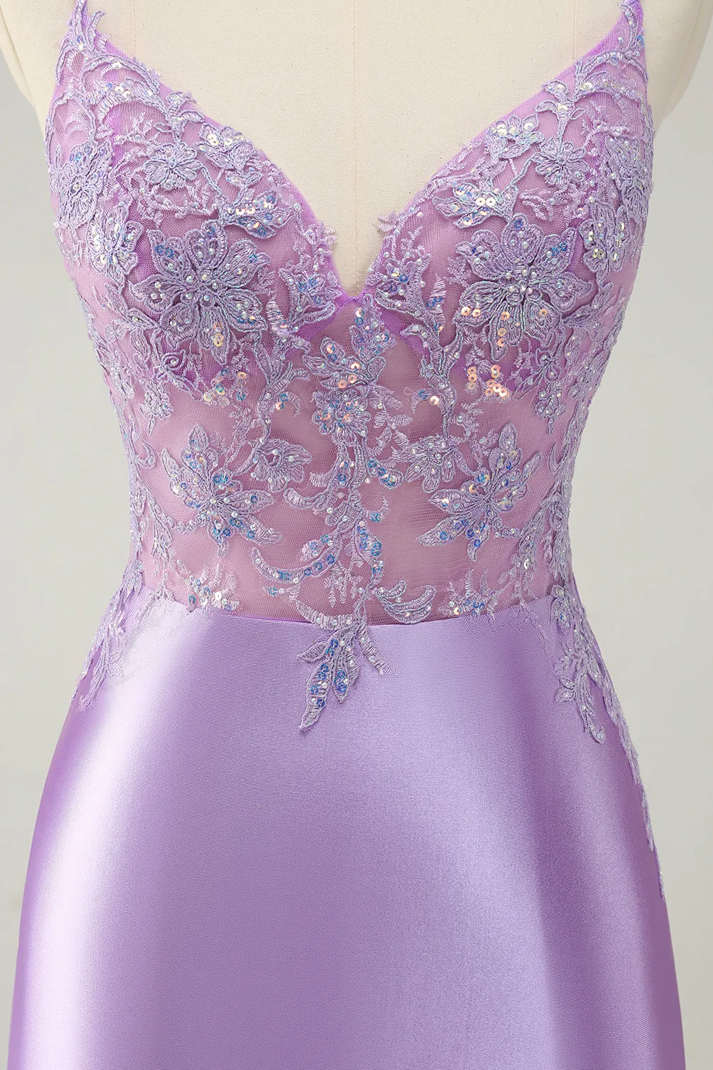 Gorgeous Lilac Bodycon Spaghetti Straps Short Homecoming Dress with Sequins