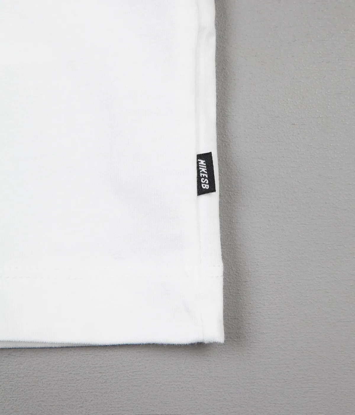 Nike SB Queen Card T-Shirt - White / Habanero Red