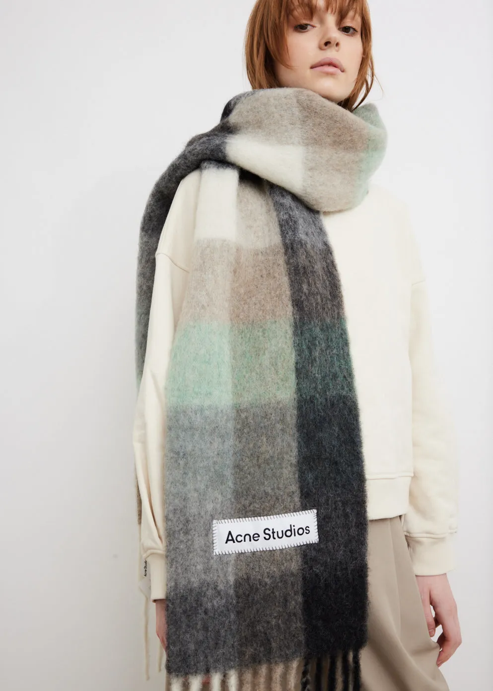 Vally Plaid Scarf