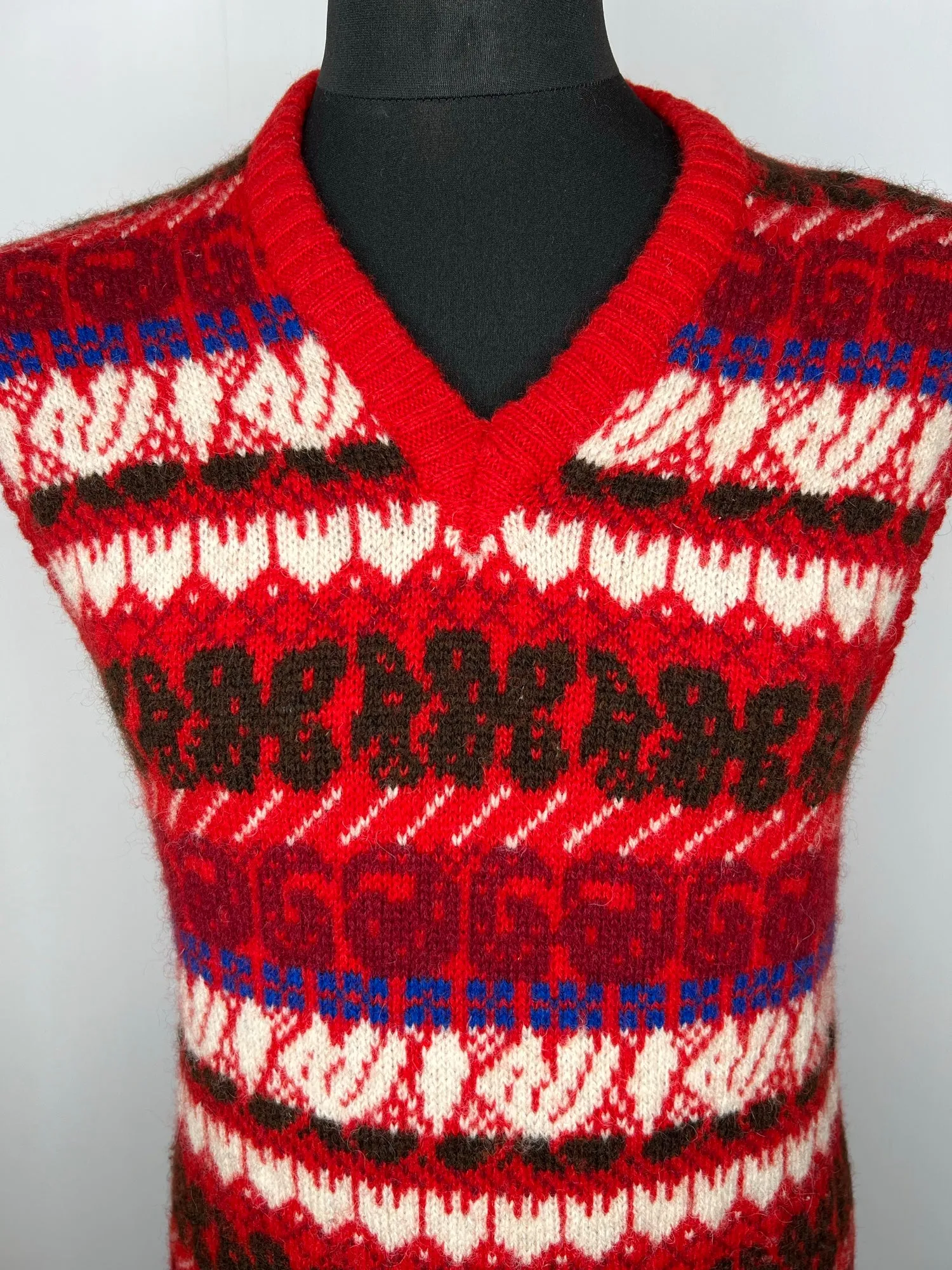 Vintage 1970s Patterned Wool V-Neck Tank Top in Red - Size L