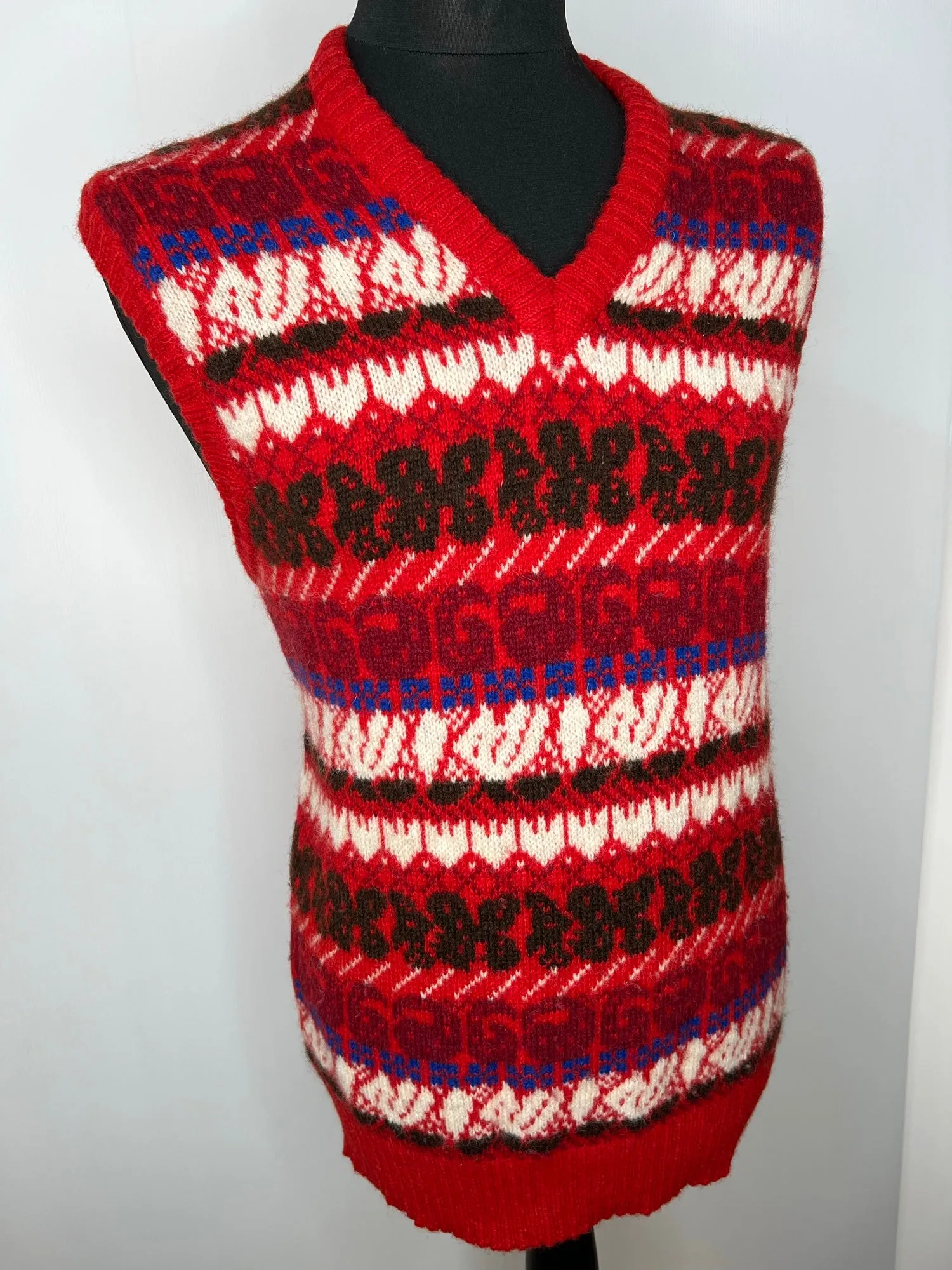 Vintage 1970s Patterned Wool V-Neck Tank Top in Red - Size L